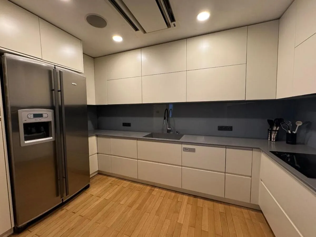 Spacious Luxury Apartment Close To Marinela Hotel Sofia Bulgarije